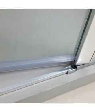 Paroi de douche avec 1 porte fixe et 1 porte pliante ouverte